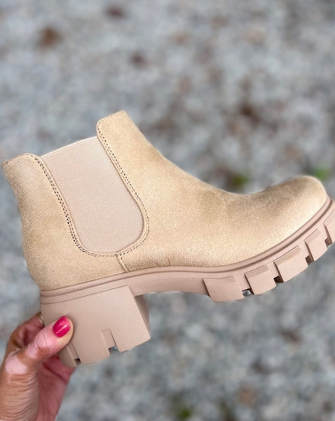 【THEAIRTOWN】 kingy middle boots kingy middle boots - THEAIRTOWN | 60% - Asian Fashion Online