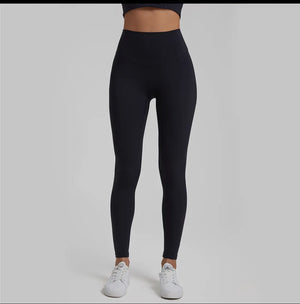 Formed To Fit Seamless Leggings (Black)