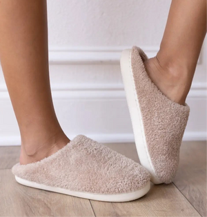 *DOORBUSTER* / Plush Rubber Sole Slippers