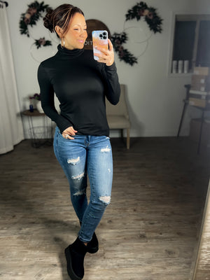 Peachy Turtleneck (Black)