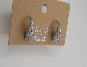 Pretty Things Tear Drop Earring