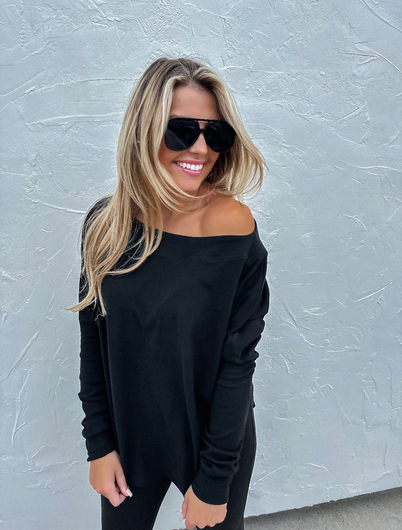 Allie Athleisure Top (Black)/Ships in 1 week