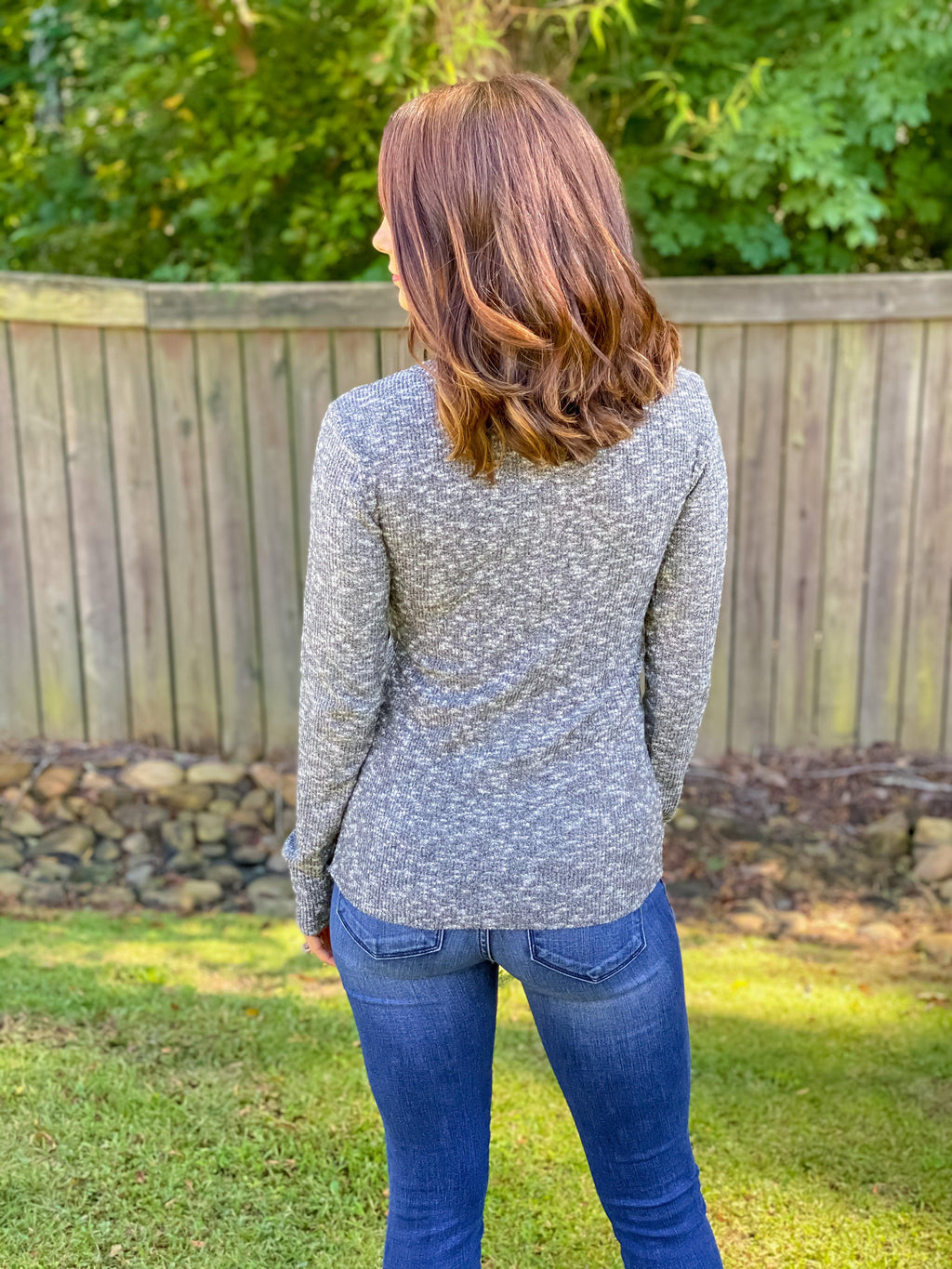 Complete the Look Top (Heathered Black)