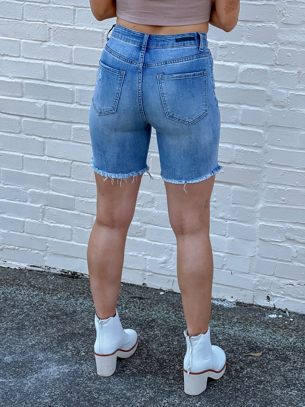 Tried & True Jean Shorts (Light Wash)